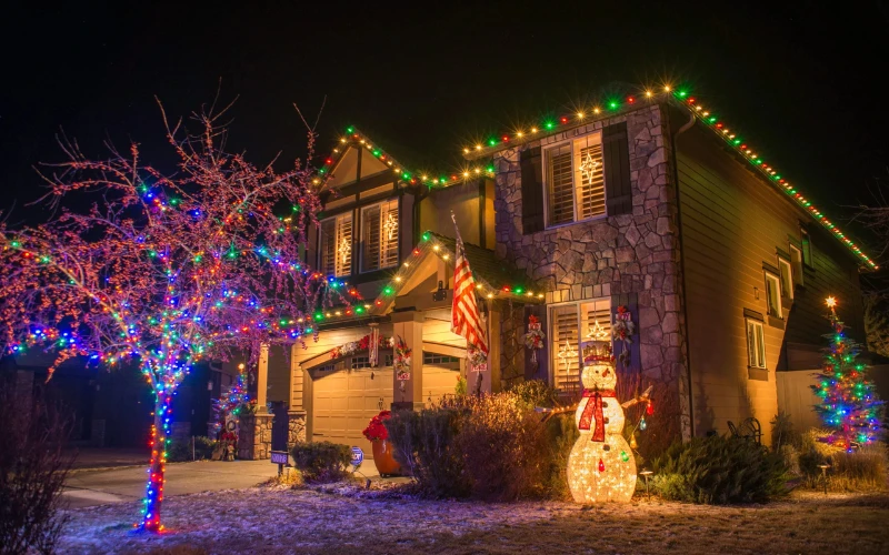 Redmond Christmas Decorating Experts brightwrx.com-bend