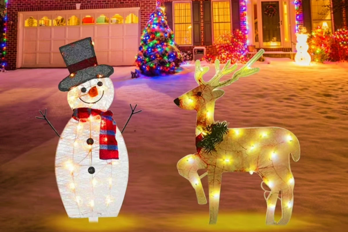 DIY Outdoor Christmas Light Ideas That Look Professional brightwrx.com-madras