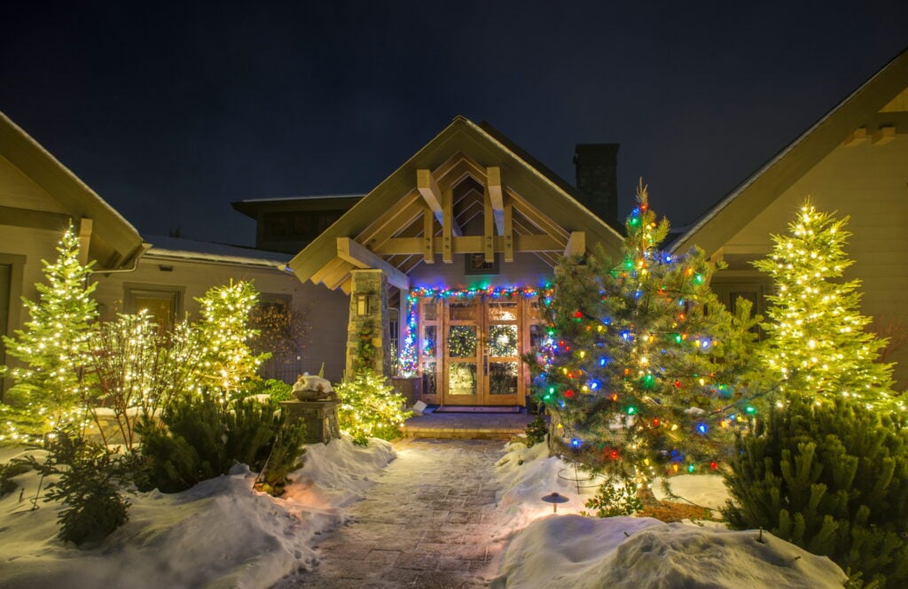 Brilliant Holiday Lighting Ideas for Your Home 2 Copy of Copy of D8H9957 1